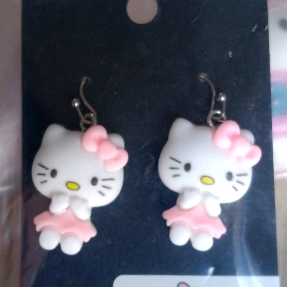 Hello Kitty ~ 2 Pc SET 💕🎉 - Picture 2 of 3